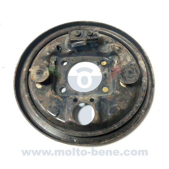 MB0245 Remankerplaat Piaggio Ape P 501 601 MP 500 550 600 127902 Brake anchor plate MPR MPM MPV MPF Bremstr&auml;gerplatte Pl