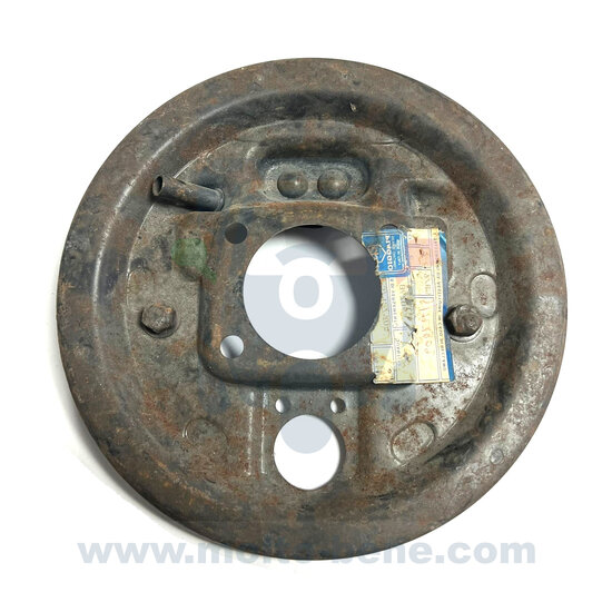 MB0246 Remankerplaat Piaggio Ape P 501 601 MP 500 550 600 127903 Brake anchor plate MPR MPM MPV MPF Bremstr&auml;gerplatte Pl