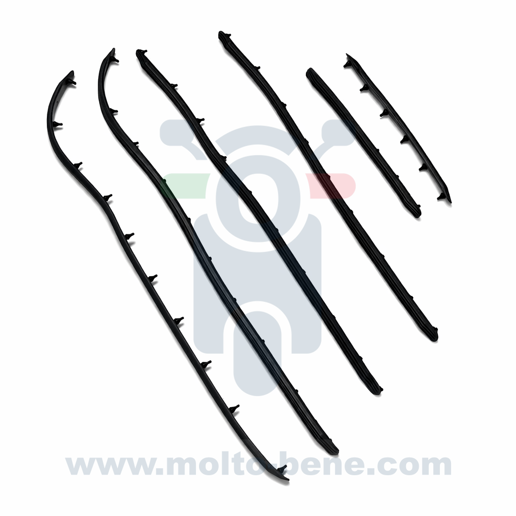 MB0345 Lijstenset Treeplank Rubber Vespa 50 90 125 Floor Runner Kit V50 Gummi Trittleistensatz Ensemble de baguettes plaque de 